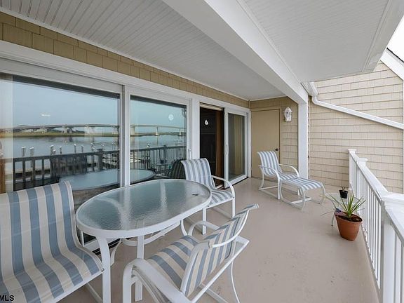 5th image of 646 Pleasure Ave #646