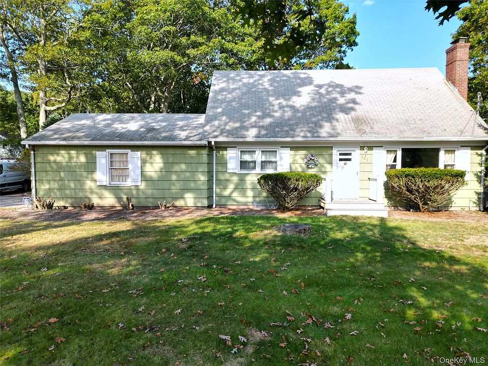 1st image of 121 Aspatuck Road