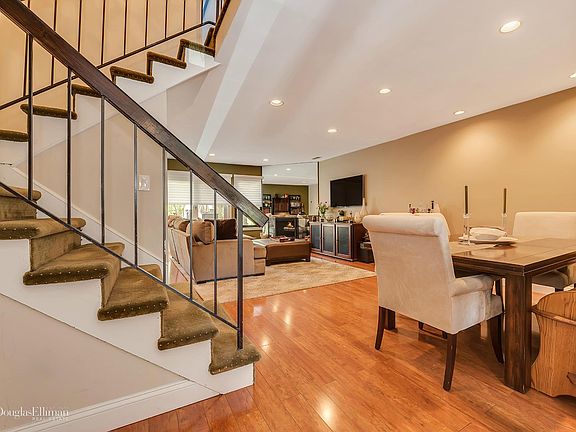 3rd image of 3 Cold Harbour Ln