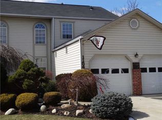 1154 Valleyview Dr, Lawrence, PA 15055