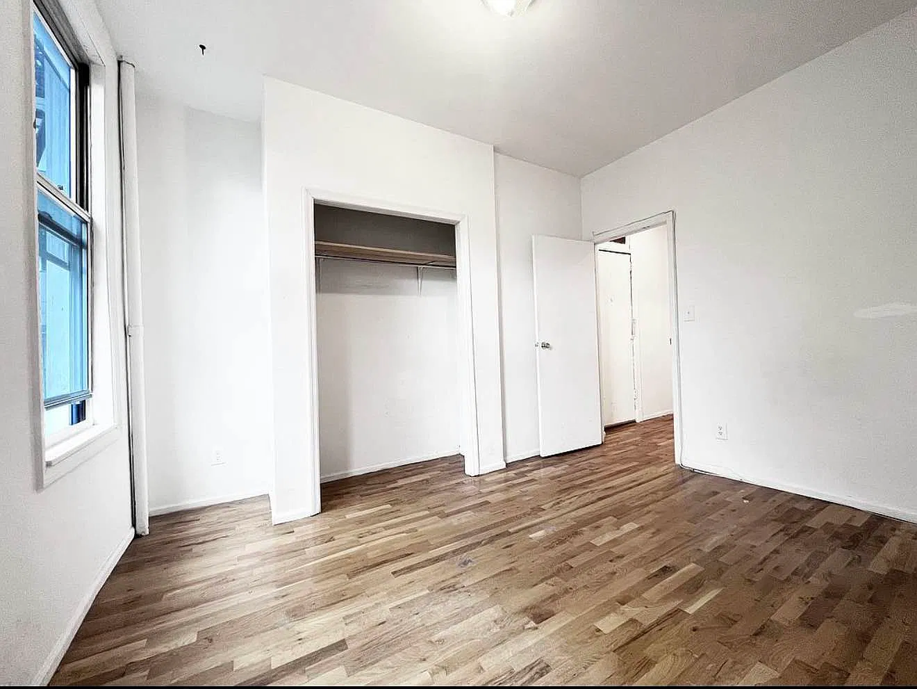 211 Green Street — Photo 4