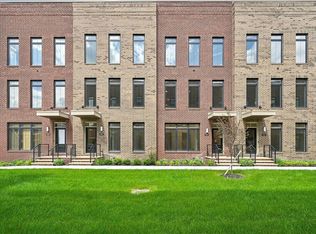 526 Riverfront Ln, Columbus, OH 43201