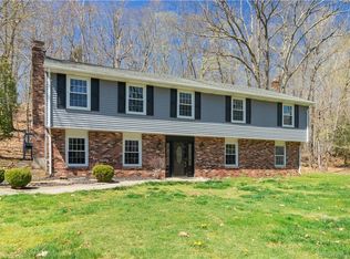 64 Ridgeview Cir, Guilford, CT 06437