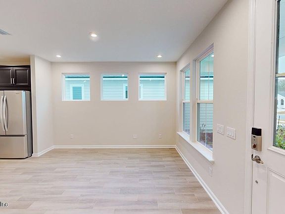 4th image of 133 CRAFTON Circle