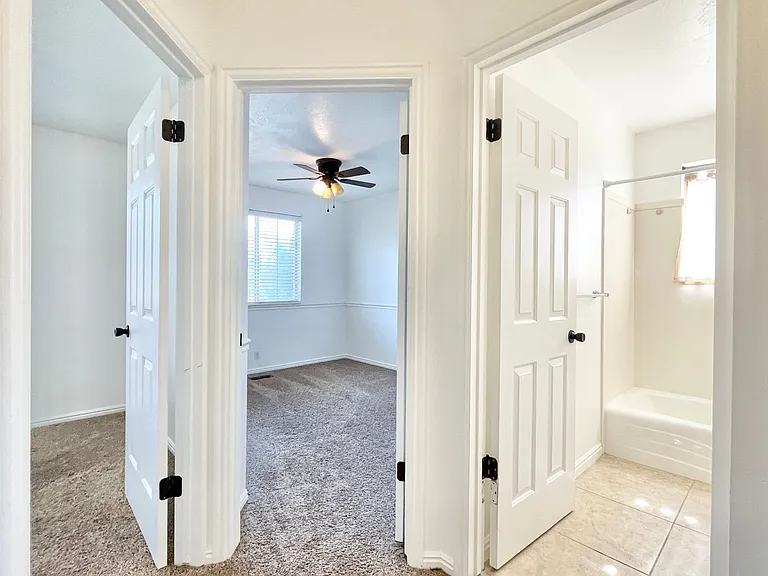 617 E Orangewood Ln — Photo 14