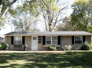 822 Forest Dr, Fenton, MI 48430