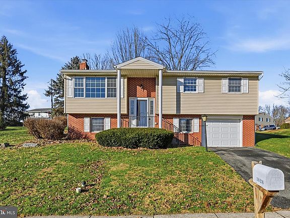 3rd image of 1828 Crooked Oak Dr