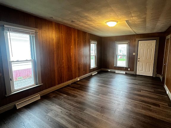 3rd image of 1608 Holmes St