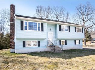 16 Mohawk Rd, Plainville, CT 06062