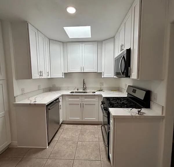 1835 Dayton Dr — Photo 3
