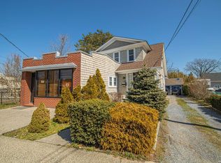 119 5th Ave, Bay Shore, NY 11706