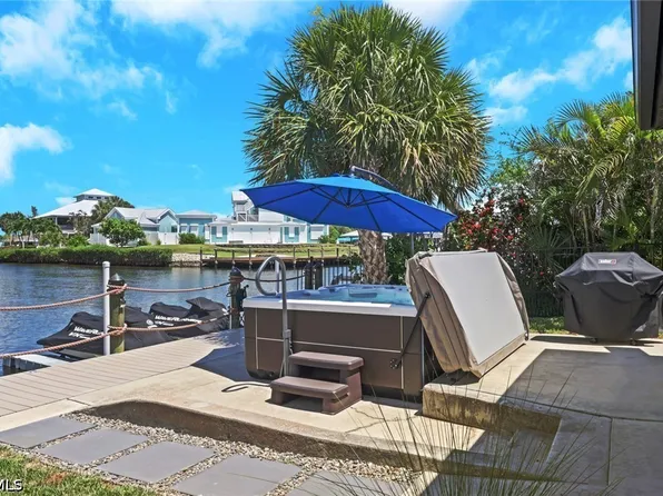 16340 Buccaneer St, Bokeelia, FL 33922