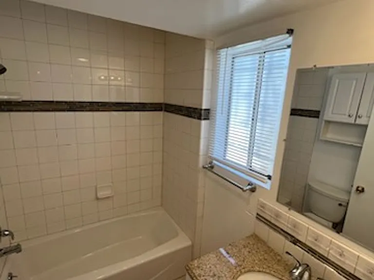 10219 Woodworth Ave — Photo 11