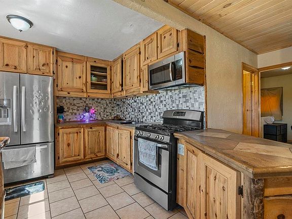 4th image of 2303 S Broadway