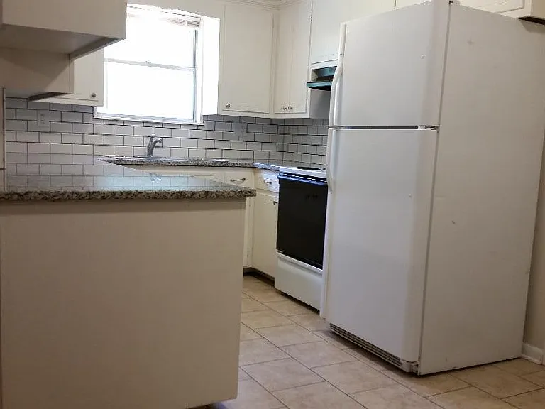 1508 Southern Heights Ave — Photo 11