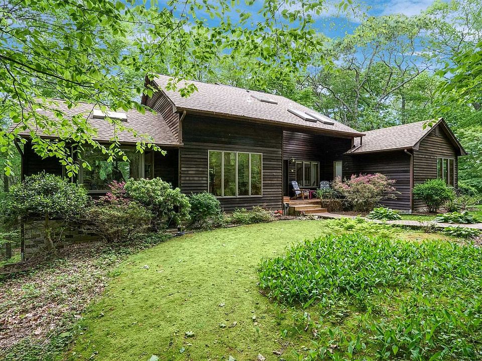 1st image of 1 Carman Ln