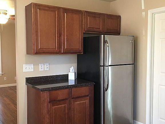 5th image of 568 Booker Ave