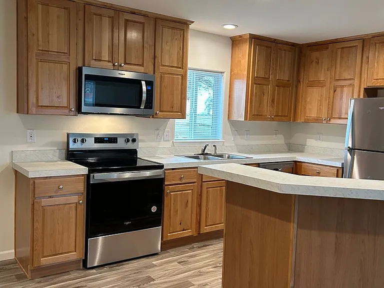 70239 Pioneer Ln — Photo 2