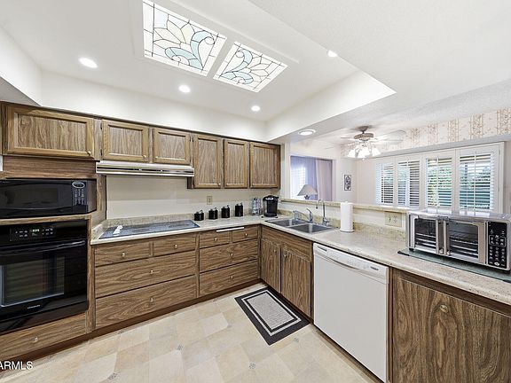 4th image of 9819 W LINDGREN Avenue