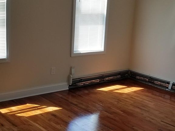 4th image of 2015 Camp St APT 1