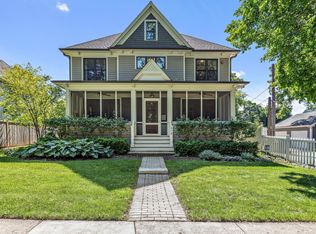 318 2nd St, Libertyville, IL