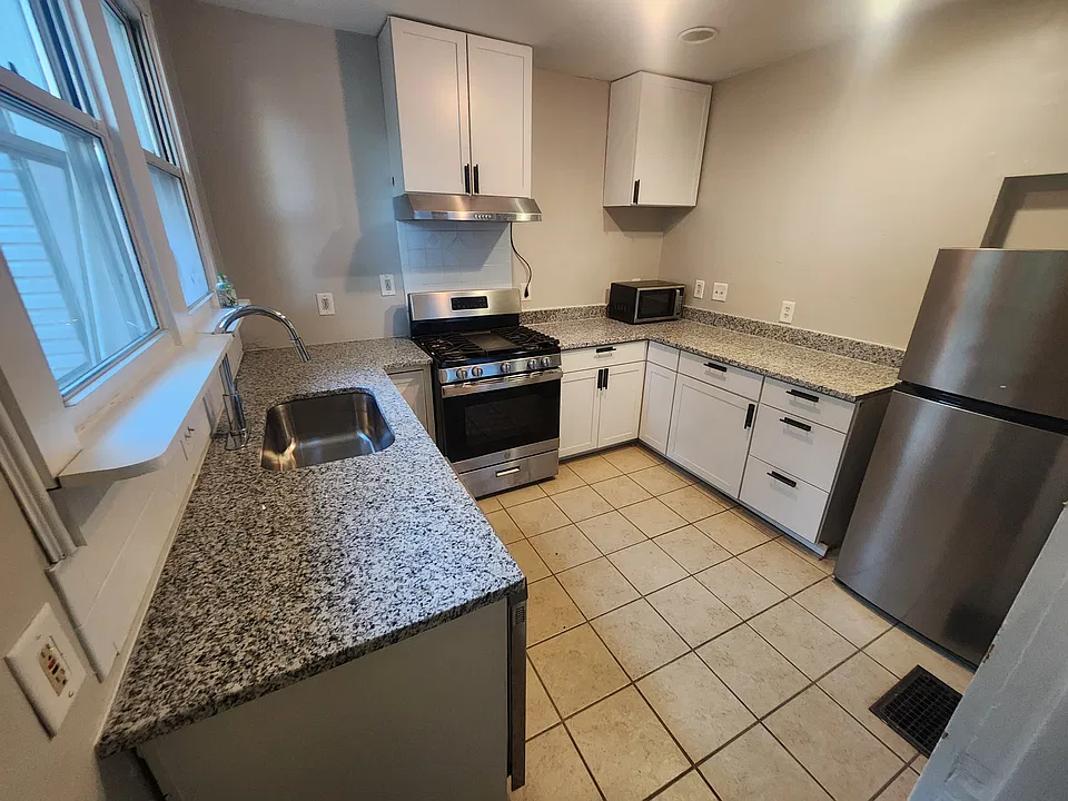 1703 Goodman Ave