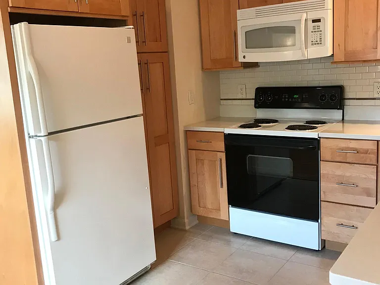 78 Anderson Hill Rd #B — Photo 5