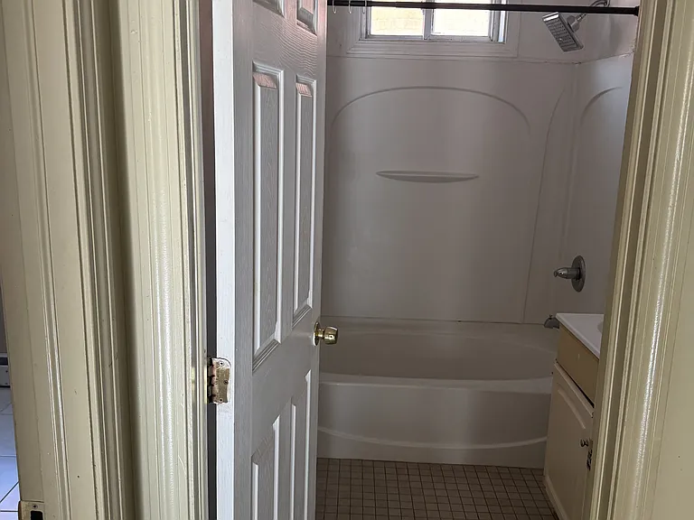 44 Hamilton St #3 — Photo 3