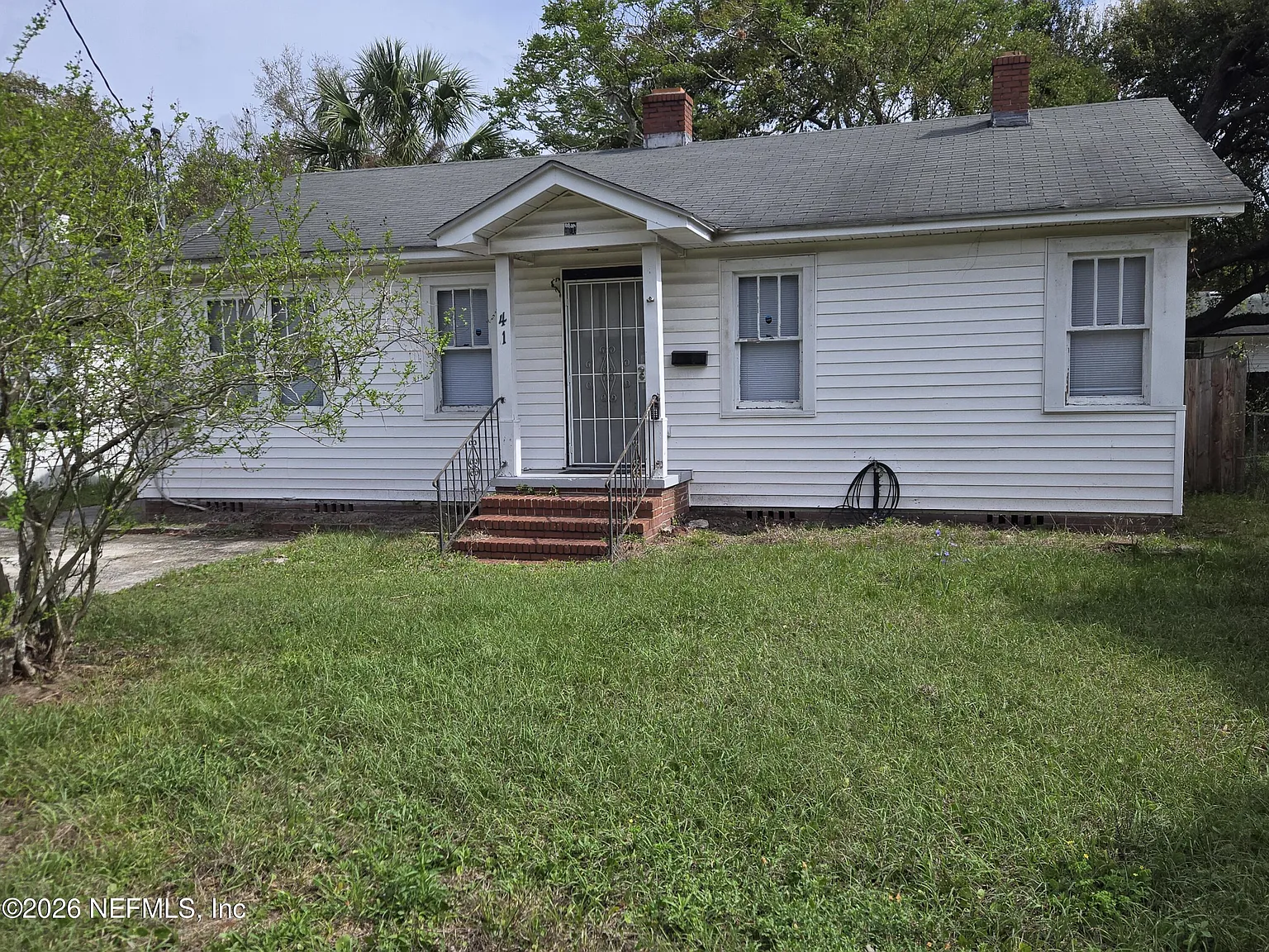3 bed, 1.0 bath, 1092 sqft, $1,390 — Photo 3
