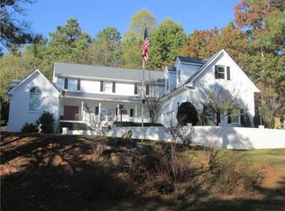 8760 Bayhill Dr, Gainesville, GA 30506