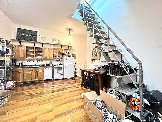 2nd image of 164 Manhattan Ave #1