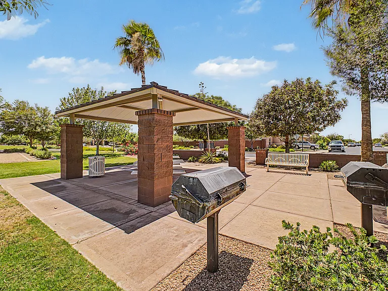 1360 W Joshua Tree Ave — Photo 43