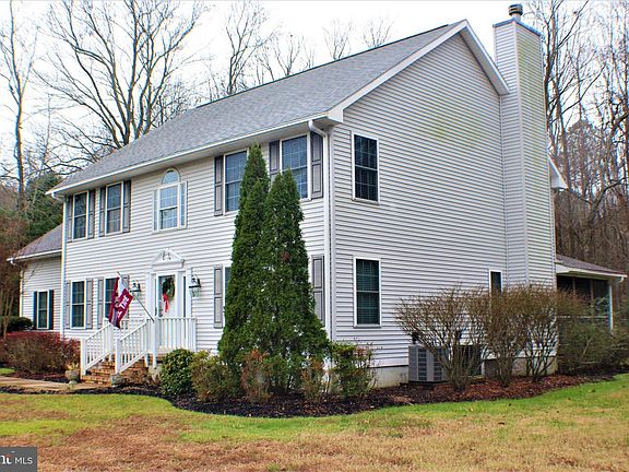 3rd image of 206 Woodlands Ct