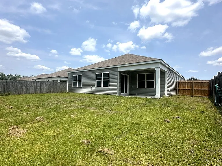 631 Avington Ln NE — Photo 23