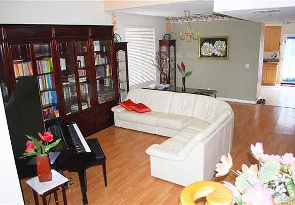 5th image of 489 Beltrami Dr