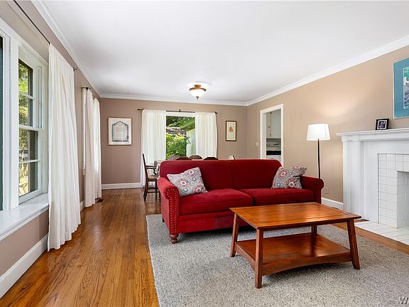 2nd image of 50 Brookhaven Dr