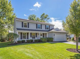 141 Indian Rd #141, Lake Bluff, IL 60044