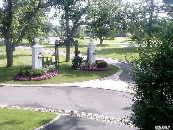 5th image of 8 Canter Ln