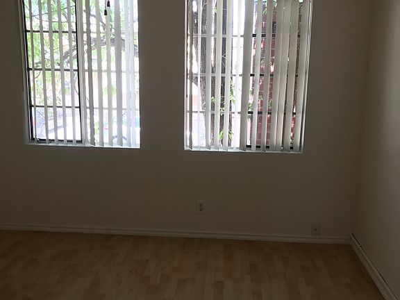 2nd image of 110 S Belmont St APT B