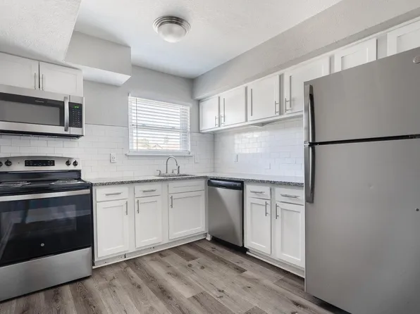 River Breeze Apartments