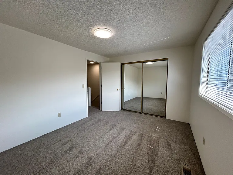 846 Homedale Rd — Photo 26