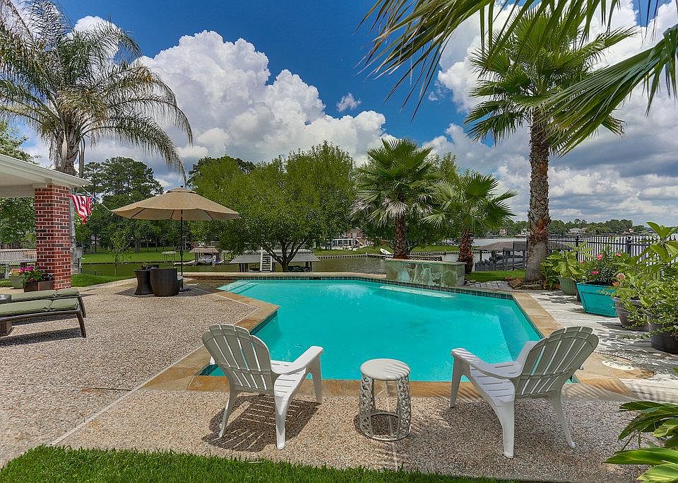1st image of 8315 Shoregrove Dr