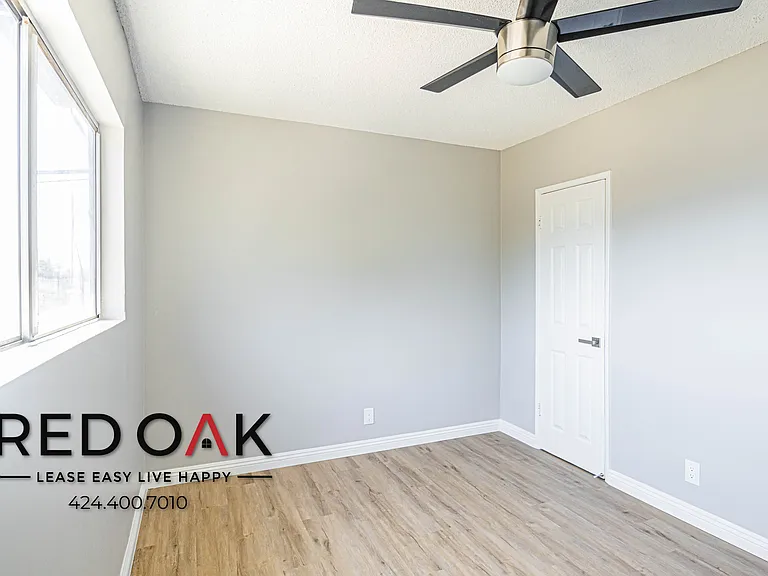 1589 E 47th St #3 — Photo 21