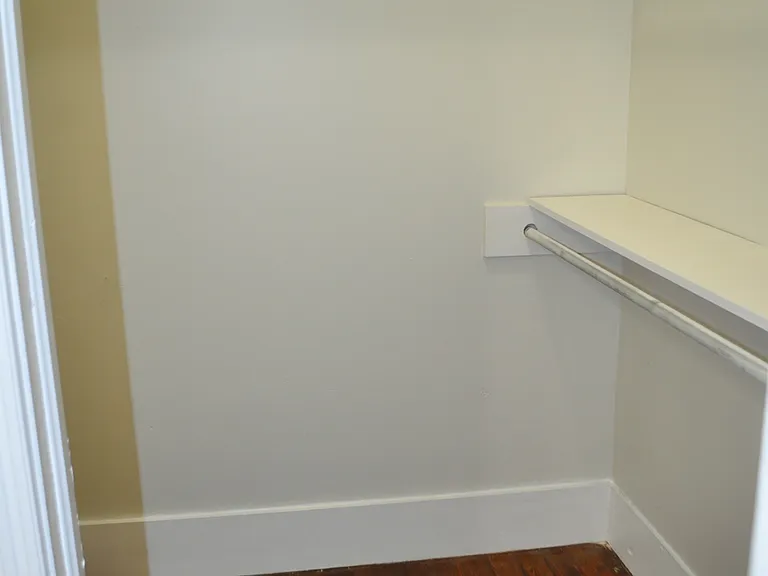 205 E Travis St — Photo 10