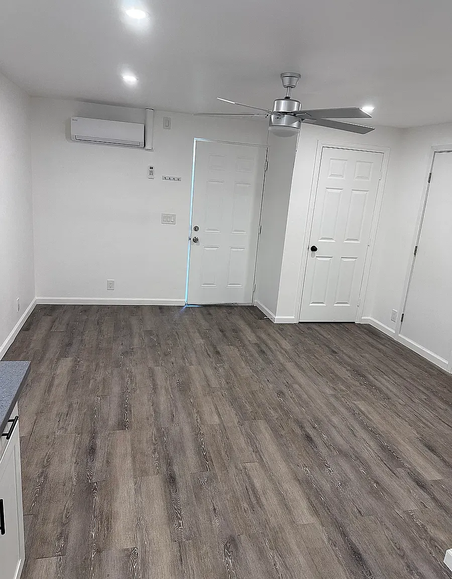 44559 Palo Verde St — Photo 4