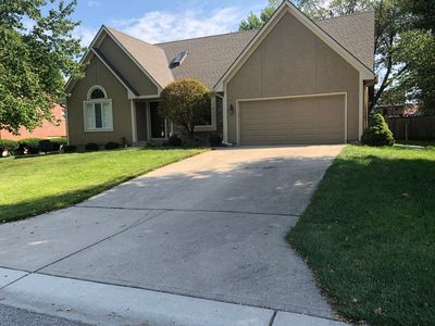 813 SE 10th Ter, Lees Summit, MO, 64081