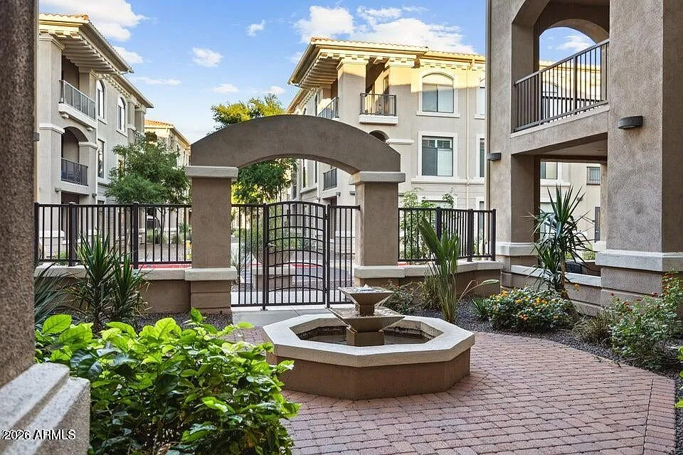 2 bed, 1234 sqft, $2,300 — Photo 2