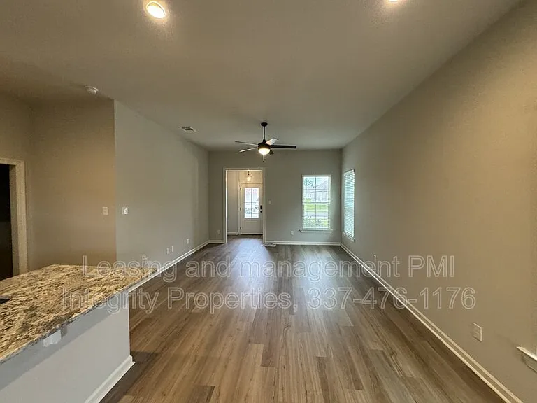 112 Segovia Way — Photo 2