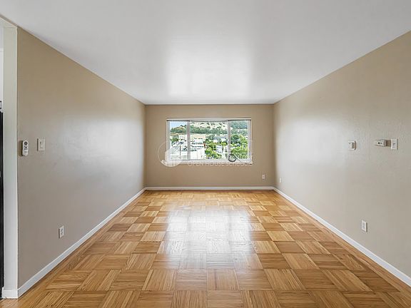 3rd image of 331 Campbell Ave APT 3
