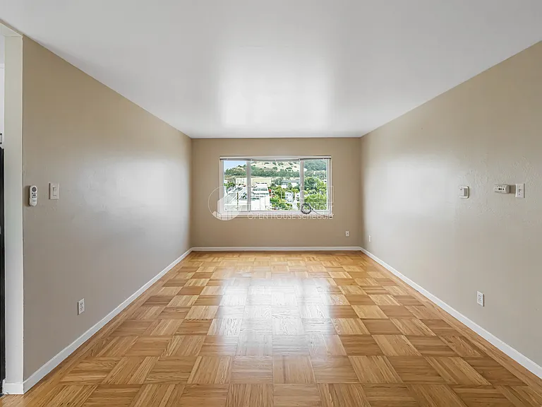 331 Campbell Ave #3 — Photo 3